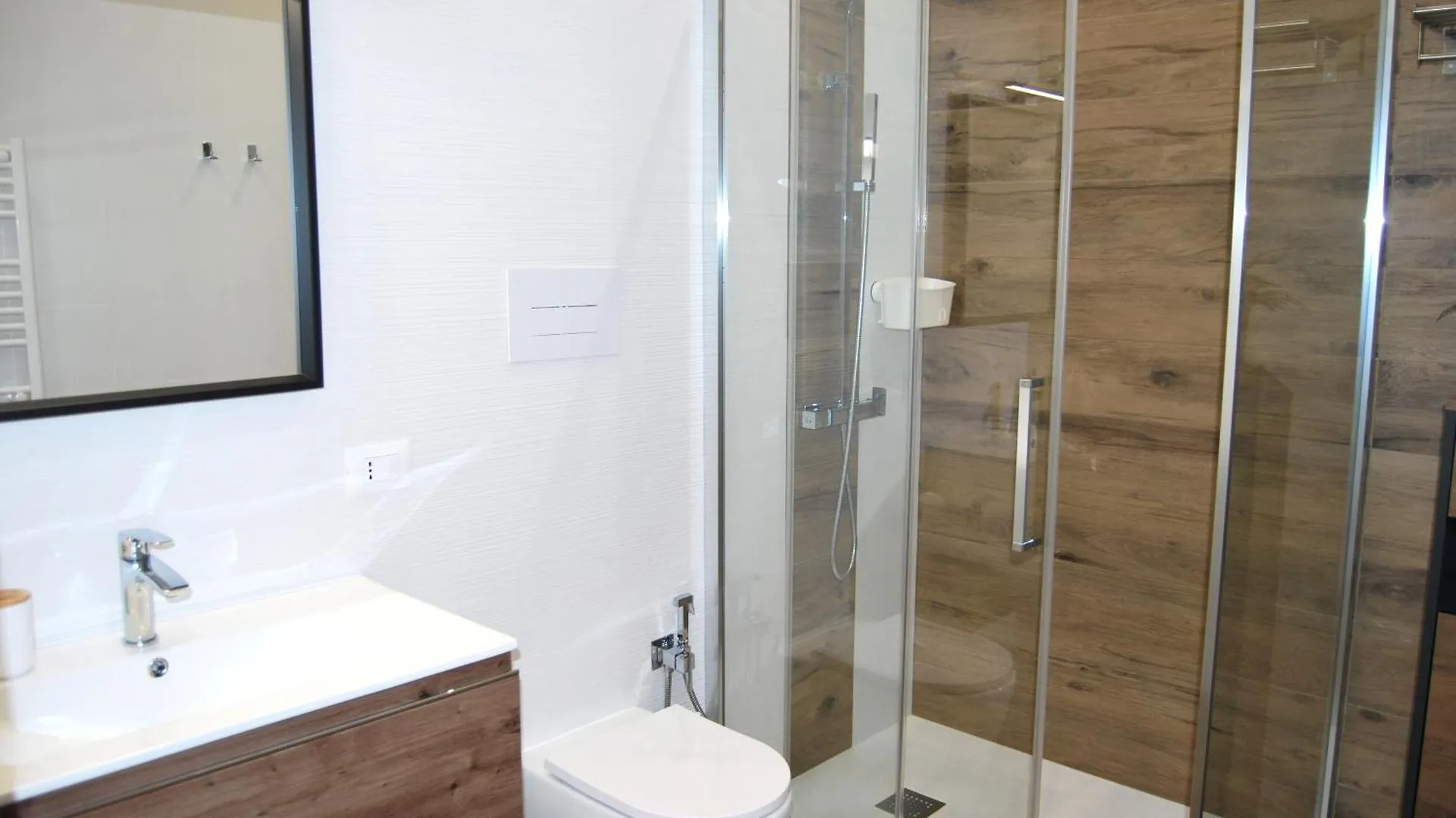 Rosato Suites 1 - Appartamento Moderno E Confortevole Con Spazio Esterno Tra Mondello E Il Centro Storico 팔레르모